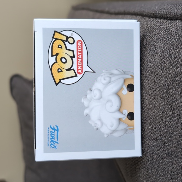 Funko Pop One Piece Luffy Gear Five #1607 - Picture 5 of 9